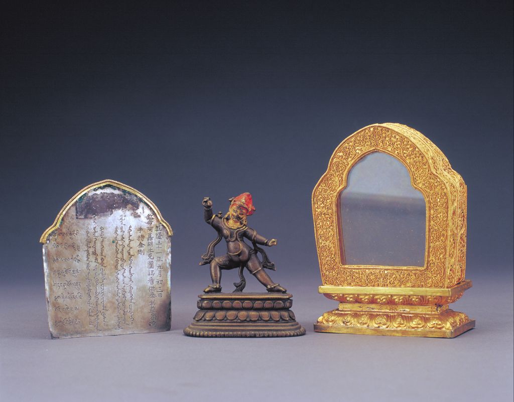 图片[2]-Eighty percent gold niche with seat-China Archive